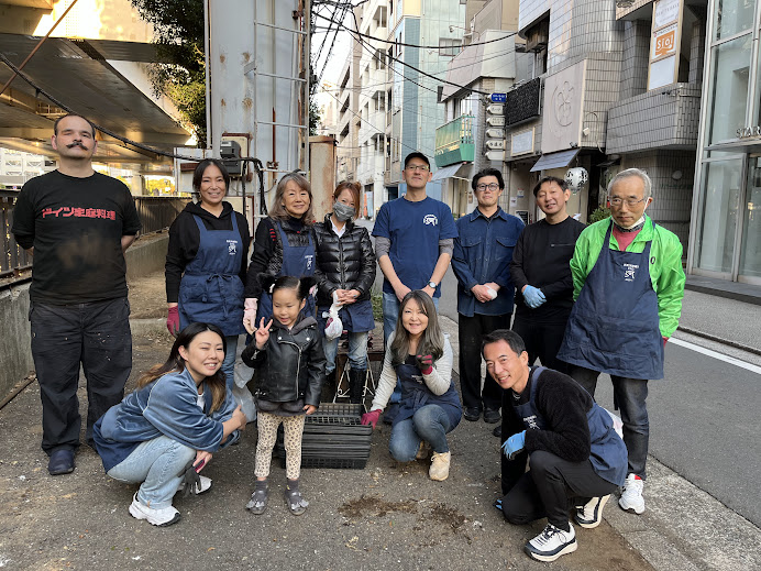 横浜　元町　元町河岸通り　ハンギングバスケット
