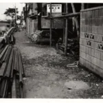 元町の水辺の顔河岸通り 河辺に咲く花々、歴史を刻む風景、日々の暮らしが交わる元町の水辺 横浜元町の商店街 元町河岸通り会