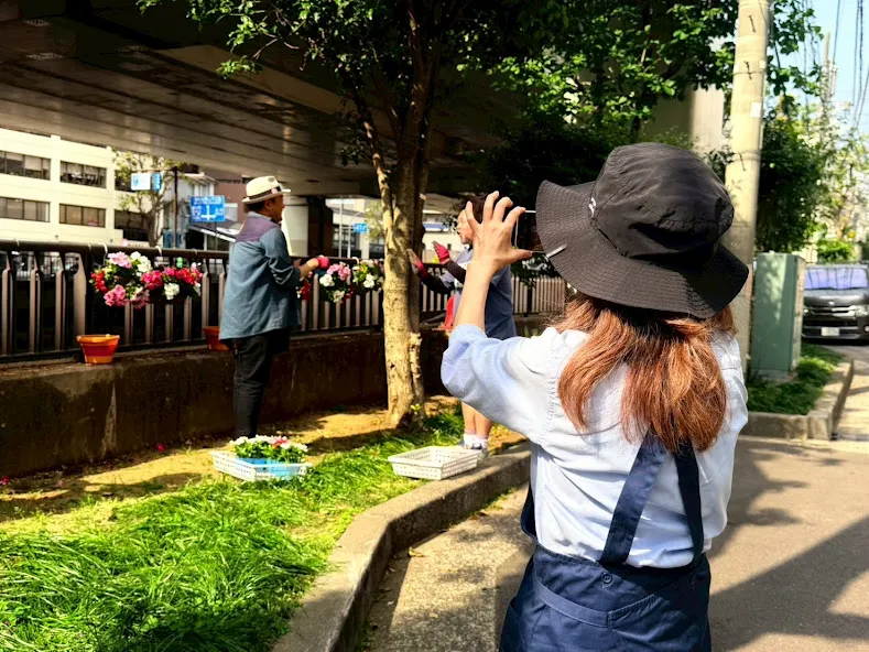 ハンキングバスケット植え替えイベント 横浜元町の商店街 元町河岸通り会